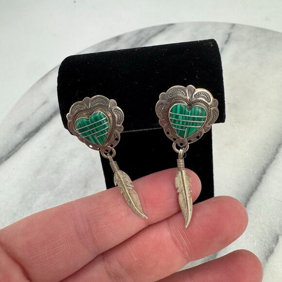Vintage sterling silver Western Malachite heart stud earrings - Picture 5 of 5